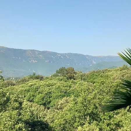 La Libellule, Piscine, Climatisation, Wifi, Vue ,jardin ,parking
