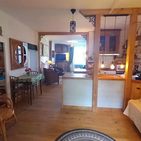La Libellule, Piscine, Climatisation, Wifi, Vue ,jardin ,parking